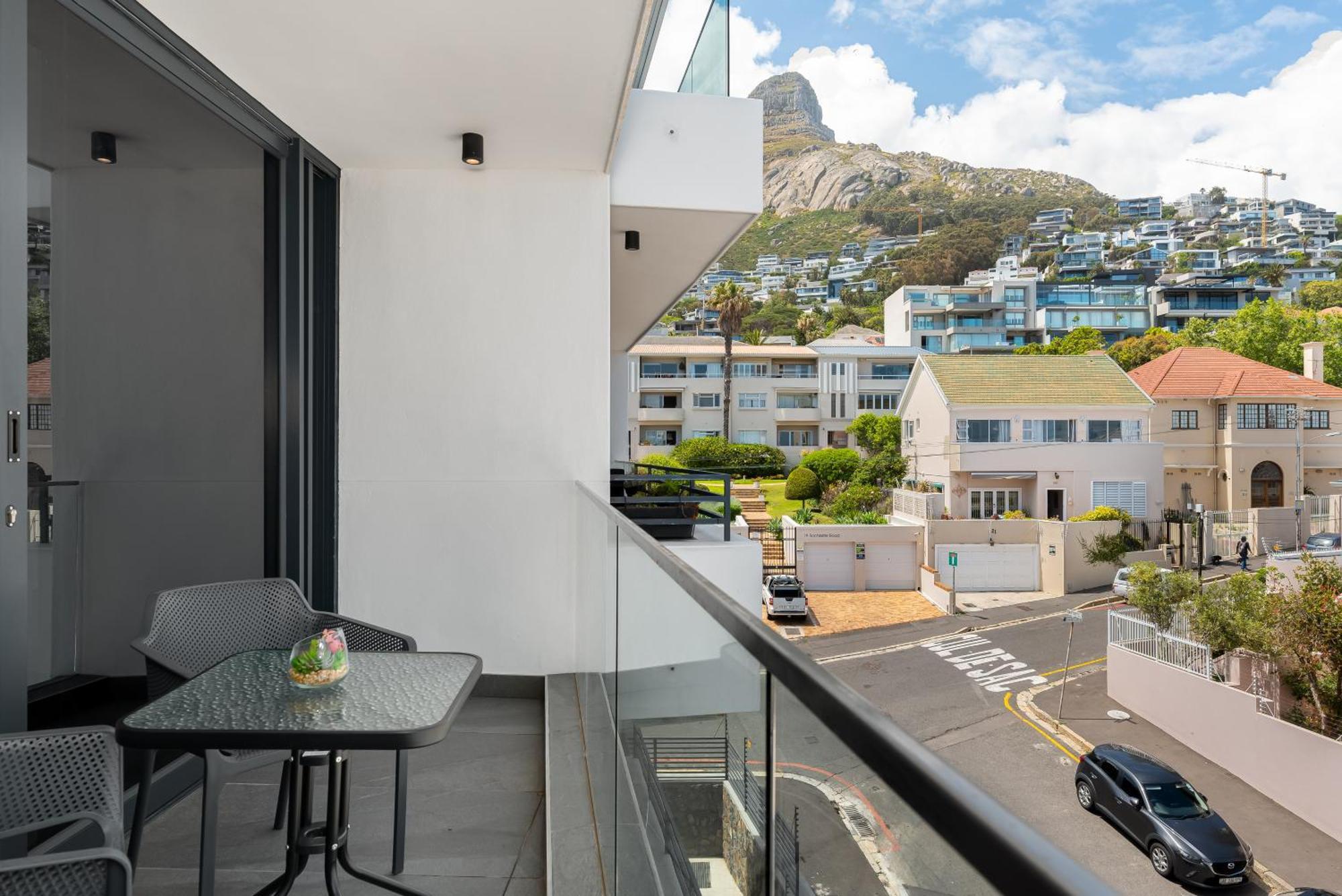 7 On Bantry * Cape Town