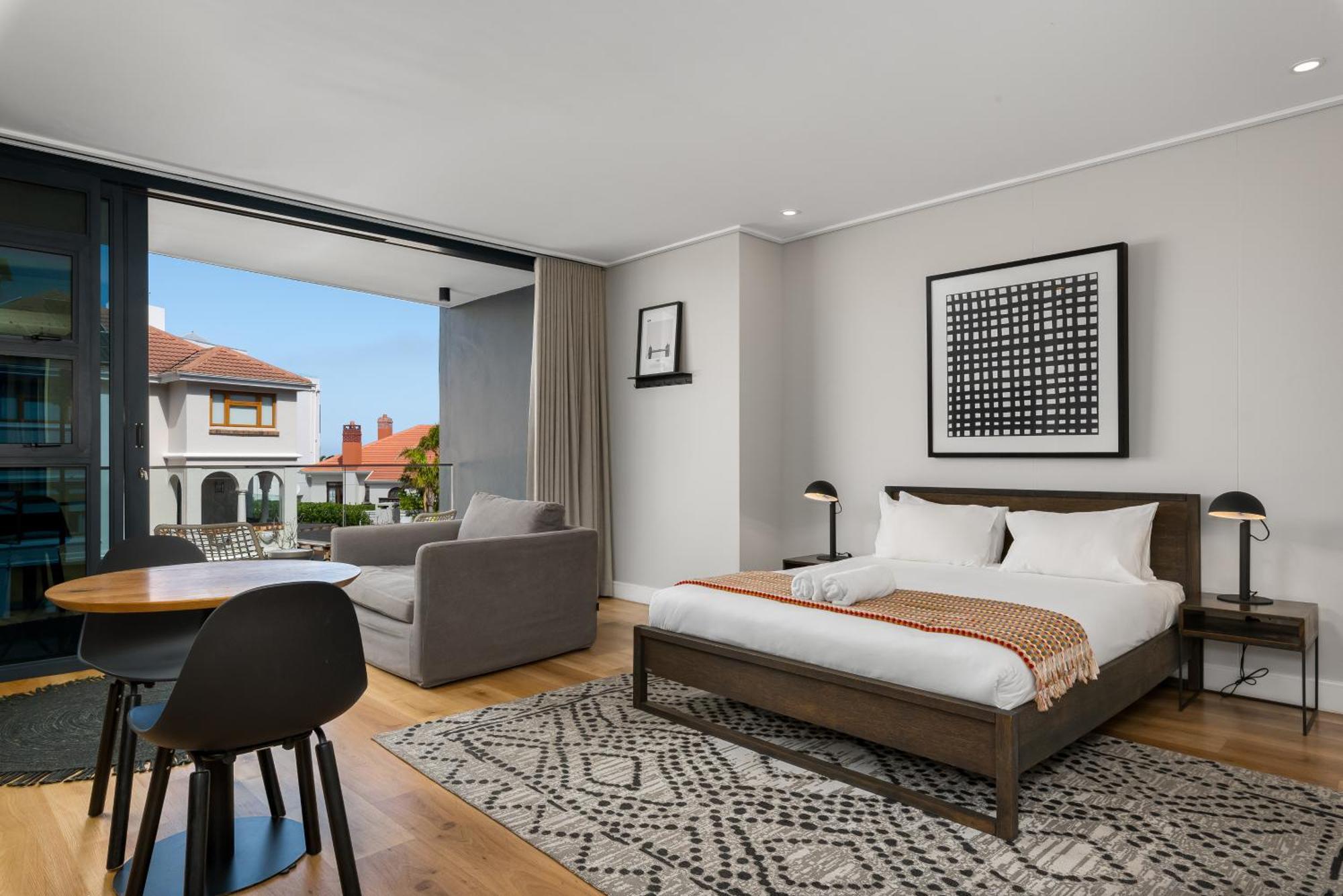 7 On Bantry * Cape Town